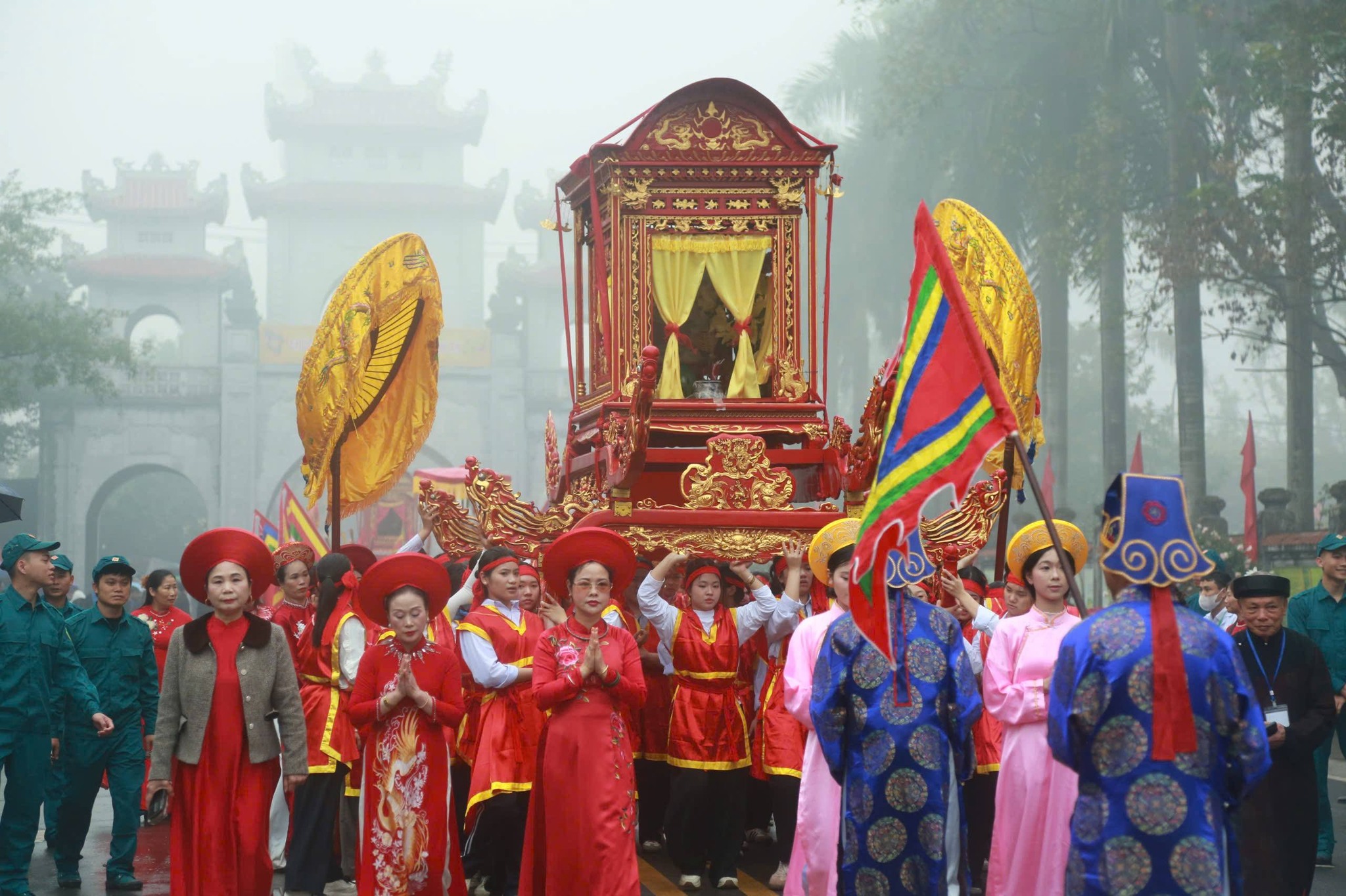Khai hội Đền Hai Bà Trưng xuân Bính Ngọ 2026: Rạng rỡ hào khí Mê Linh - mảnh đất quê hương anh hùng - ảnh 5