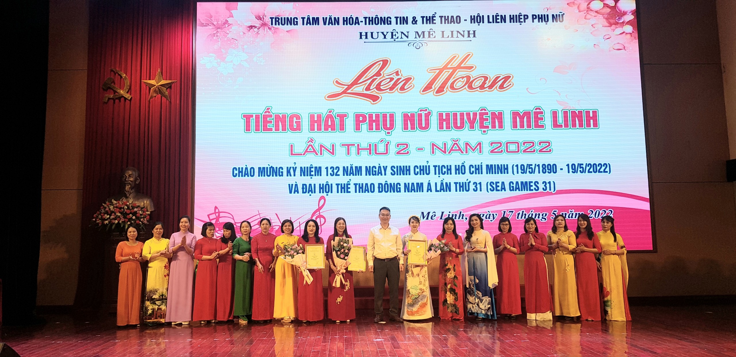 “Tiếng hát phụ nữ Mê Linh” chào mừng sinh nhật Bác - ảnh 6