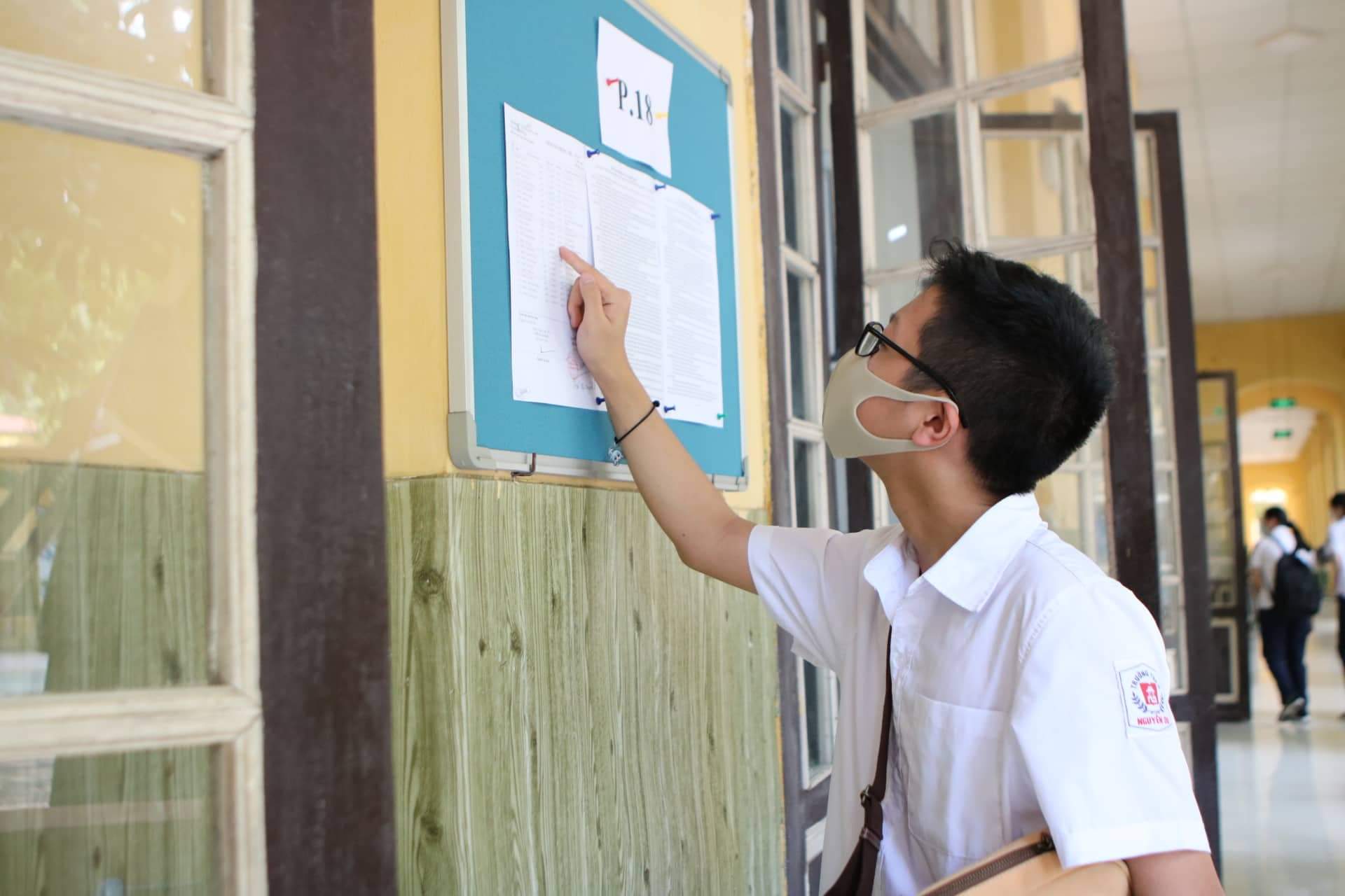 Hơn 100.000 thí sinh làm thủ tục dự thi vào lớp 10 THPT công lập năm học 2022-2023 - ảnh 2