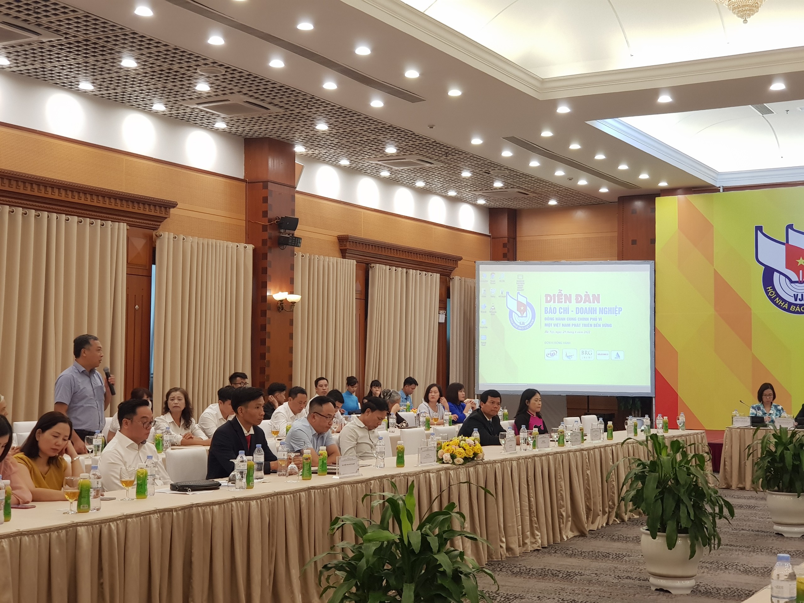 Báo chí và Doanh nghiệp: Coi nhau là đối tác, đừng coi nhau là đối thủ - ảnh 2