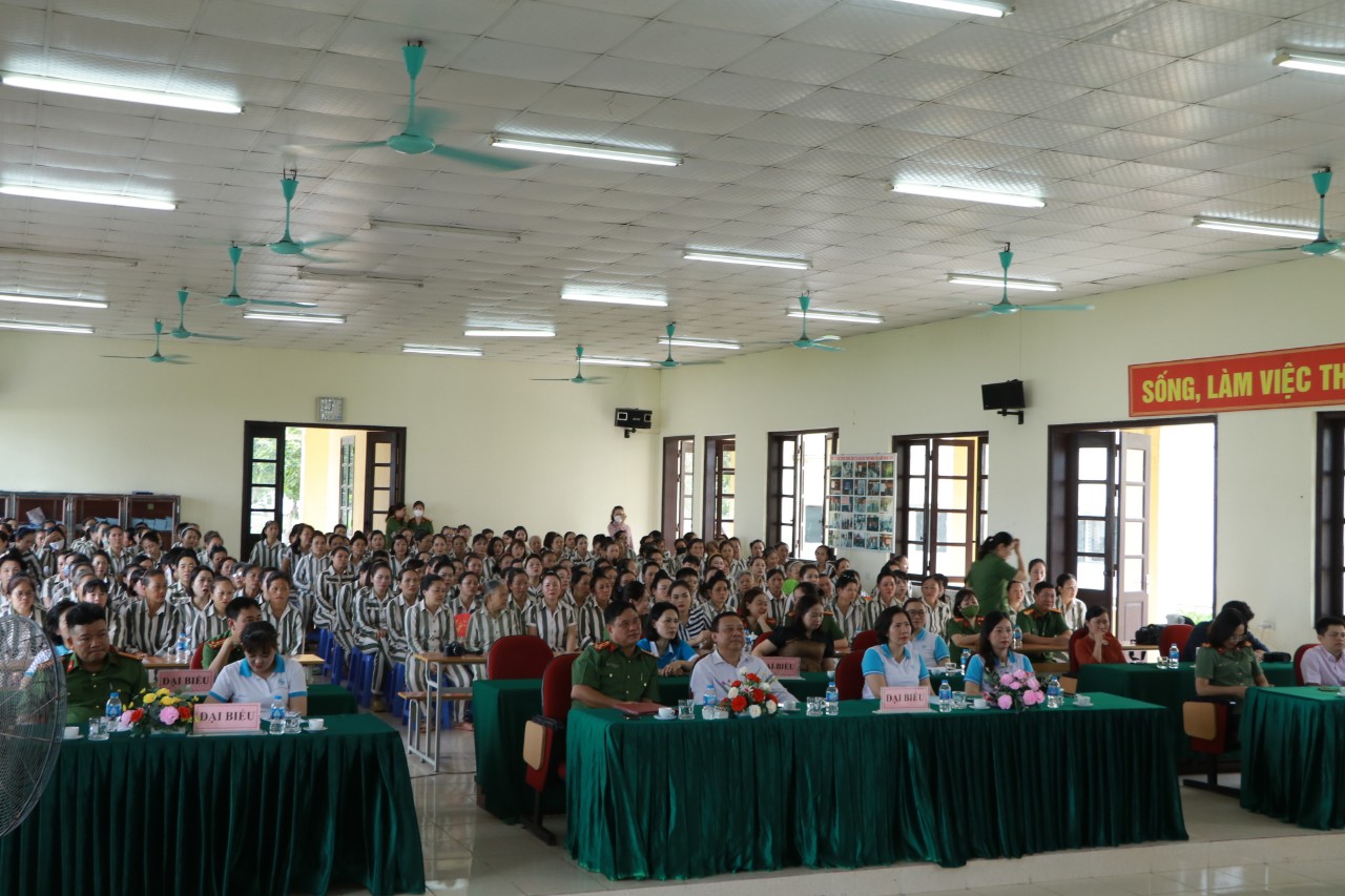 Hội LHPN Hà Nội: Truyền thông kiến thức, khám sức khỏe cho gần 600 nữ phạm nhân - ảnh 2