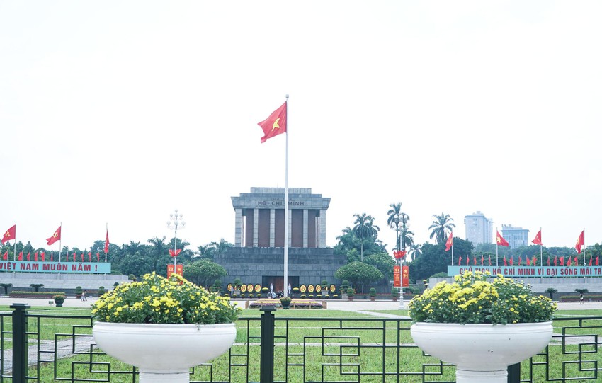 Hướng tới con người, tất cả vì con người yêu thương - ảnh 1