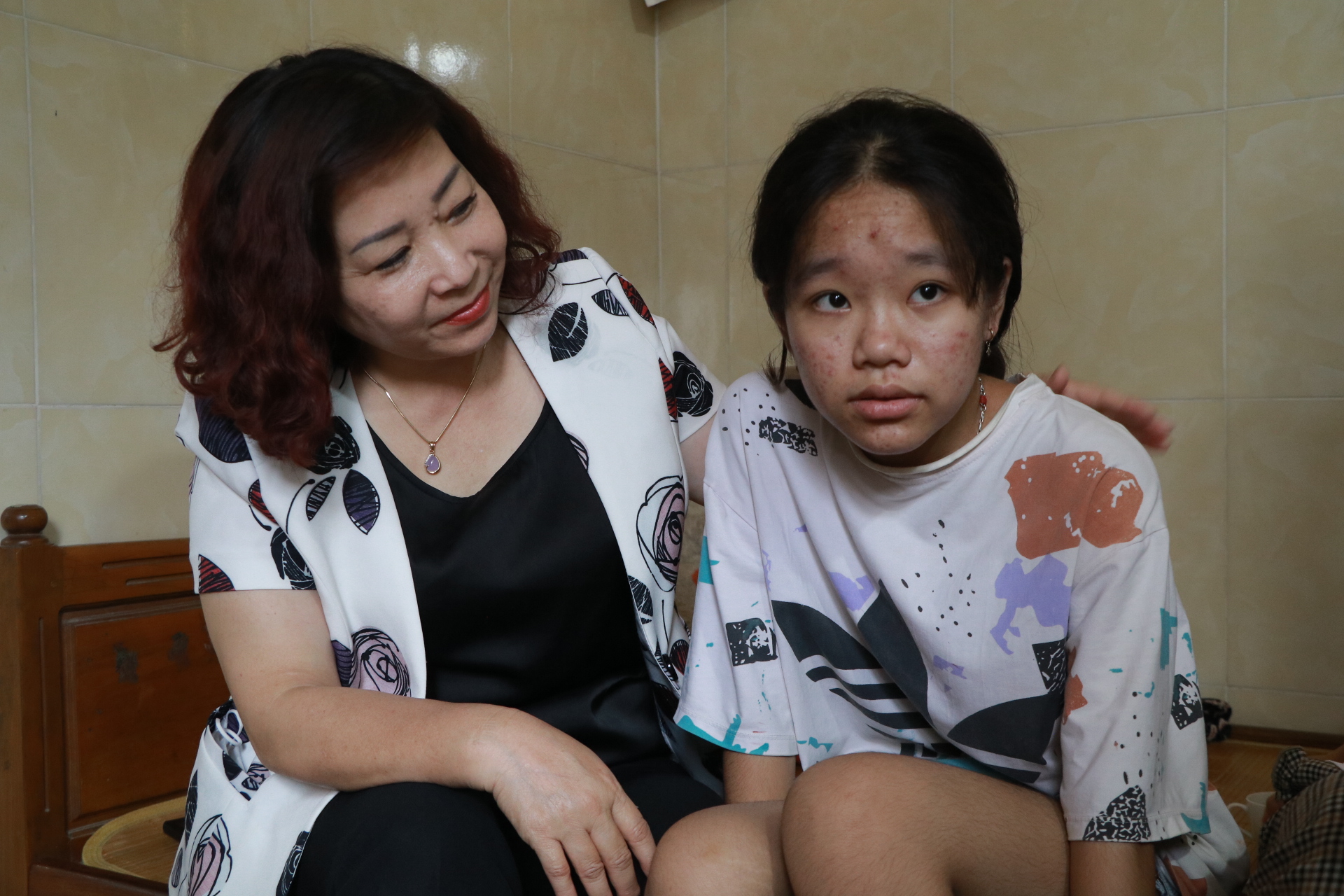Hội LHPN Hà Nội- Hiệp Hội nữ doanh nhân Hà Nội: Thăm, tặng quà các con đỡ đầu - ảnh 4
