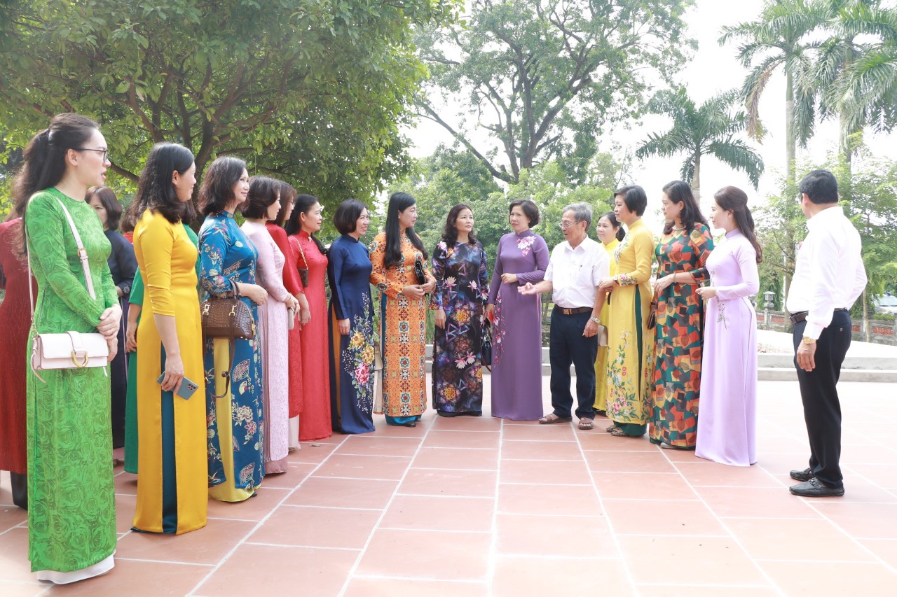 Khẳng định năng lực, vị thế, vai trò và đóng góp của phụ nữ đối với xã hội - ảnh 2