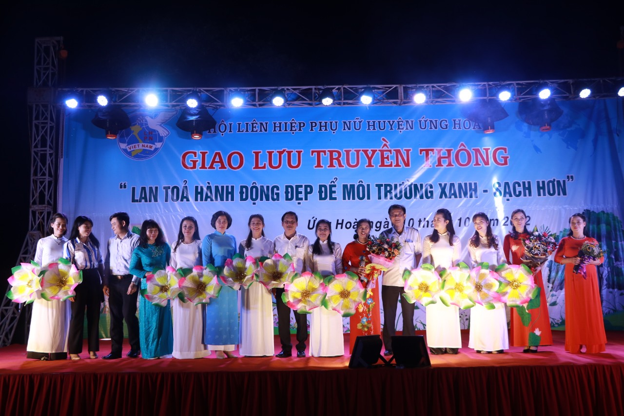 Hội LHPN huyện Ứng Hòa: “Lan tỏa hành động đẹp để môi trường xanh, sạch hơn” - ảnh 1