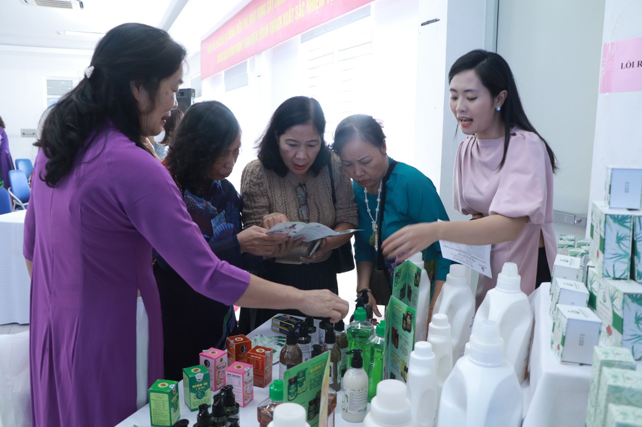 Hội LHPN quận Ba Đình: Gặp mặt, giao lưu với các nữ doanh nhân. - ảnh 5