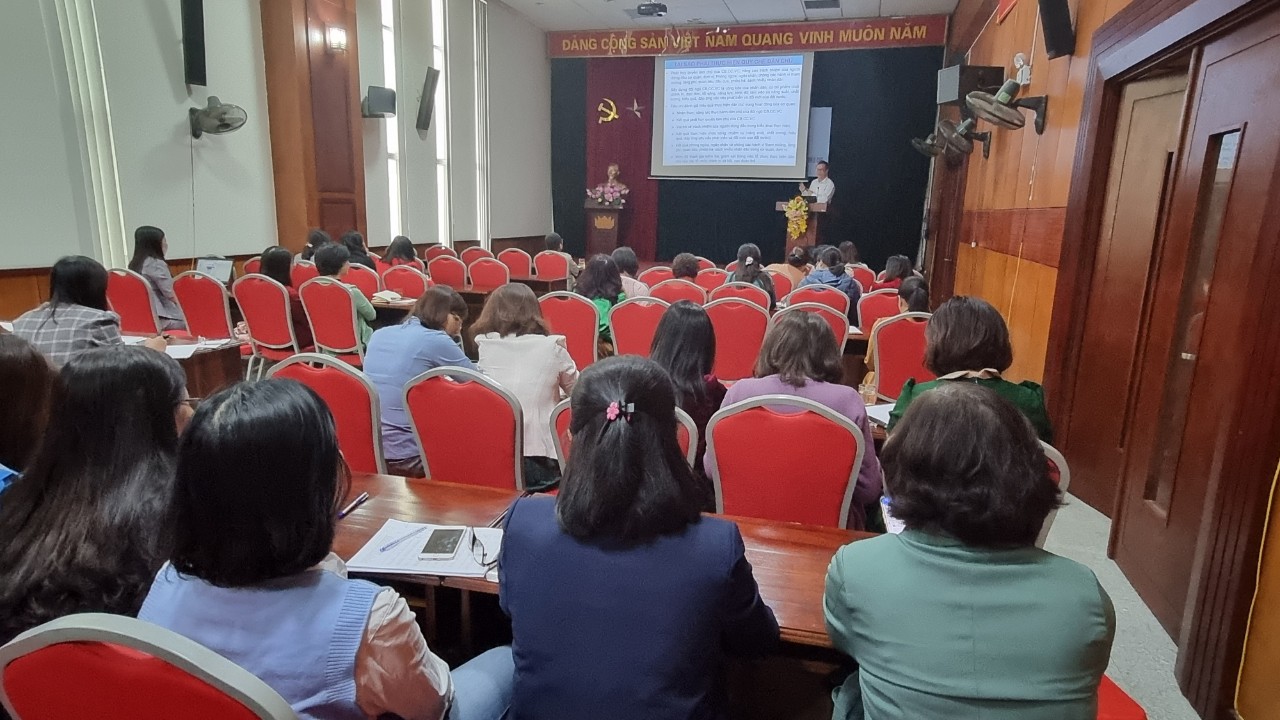 Tập huấn chuyên đề “Thực hiện quy chế dân chủ, công tác phòng chống tham nhũng, tiêu cực” - ảnh 2
