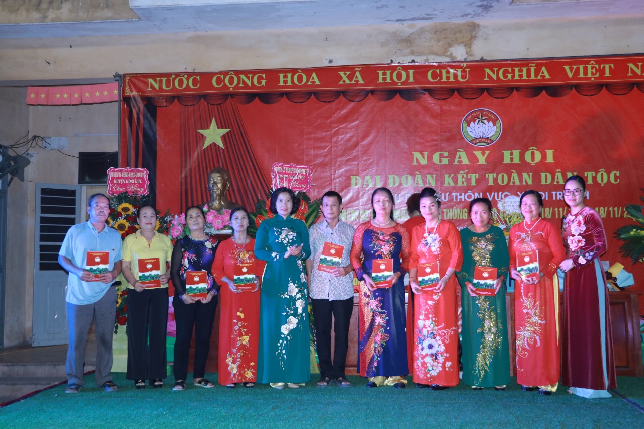 Thôn Vực, xã Di Trạch, huyện Hoài Đức: Sôi nổi “Ngày hội Đại đoàn kết toàn dân tộc” - ảnh 4