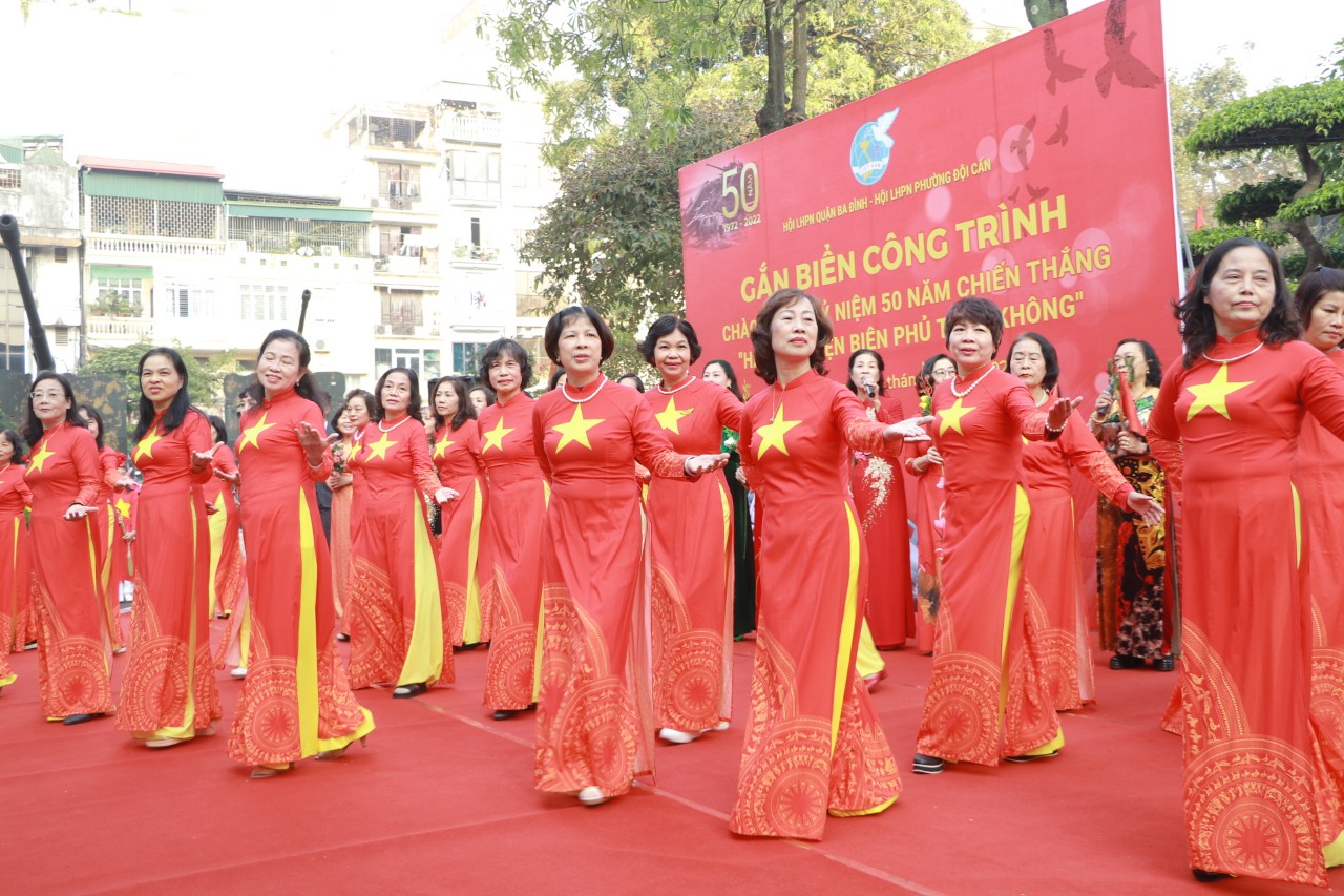 Gắn biển công trình kỷ niệm 50 năm chiến thắng “Hà Nội – Điện Biên Phủ trên không” - ảnh 4