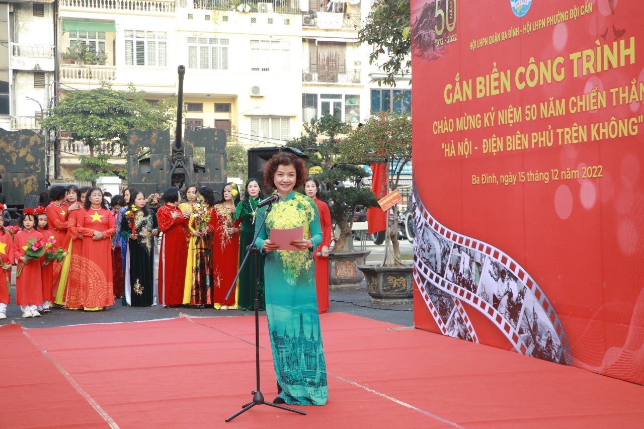 Gắn biển công trình kỷ niệm 50 năm chiến thắng “Hà Nội – Điện Biên Phủ trên không” - ảnh 2