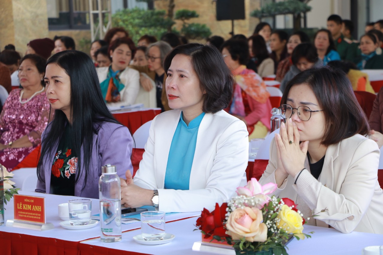 Sáng ngời những “bông hồng thép” trong chiến thắng “Hà Nội-Điện Biên Phủ trên không” - ảnh 6