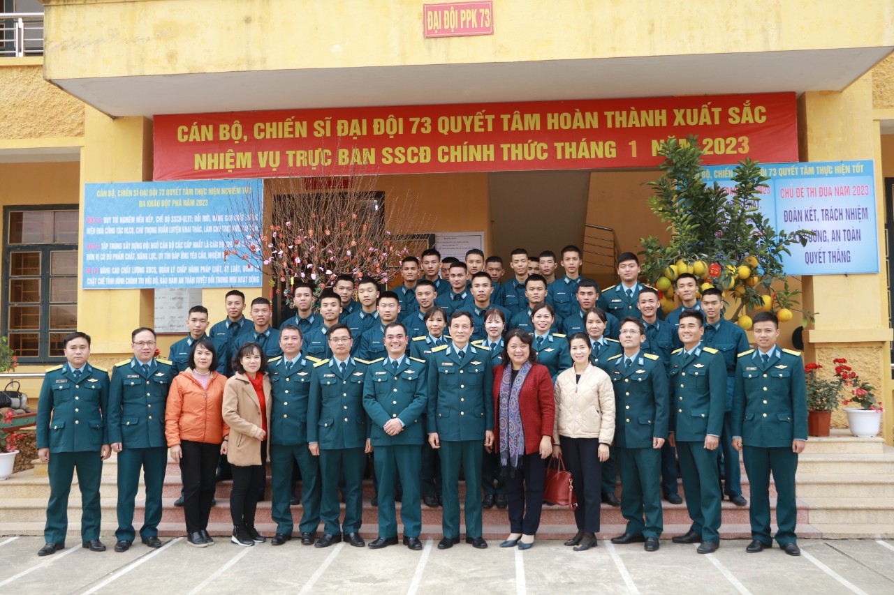 Hội LHPN Hà Nội: Chuyến công tác đầu tiên trong năm 2023 là tới với cán bộ, chiến sĩ Sư đoàn Phòng không 361 - ảnh 18