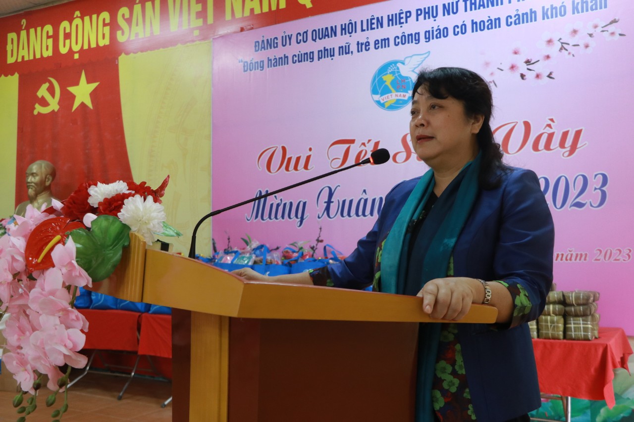 Sum vầy đón Tết cùng phụ nữ, trẻ em công giáo huyện Thạch Thất - ảnh 2