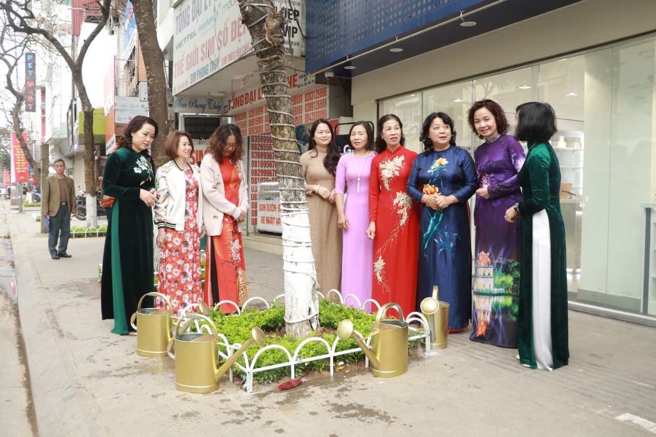 Phụ nữ quận Ba Đình: Mỗi hội viên, phụ nữ có một hành động đẹp, việc làm tốt - ảnh 12