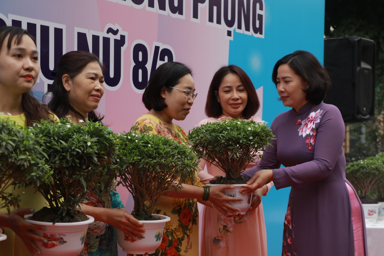 Hội LHPN quận Đống Đa: Phát động Cuộc thi Đoạn đường, tuyến phố, sân chơi bích họa, nở hoa năm 2023 - ảnh 3