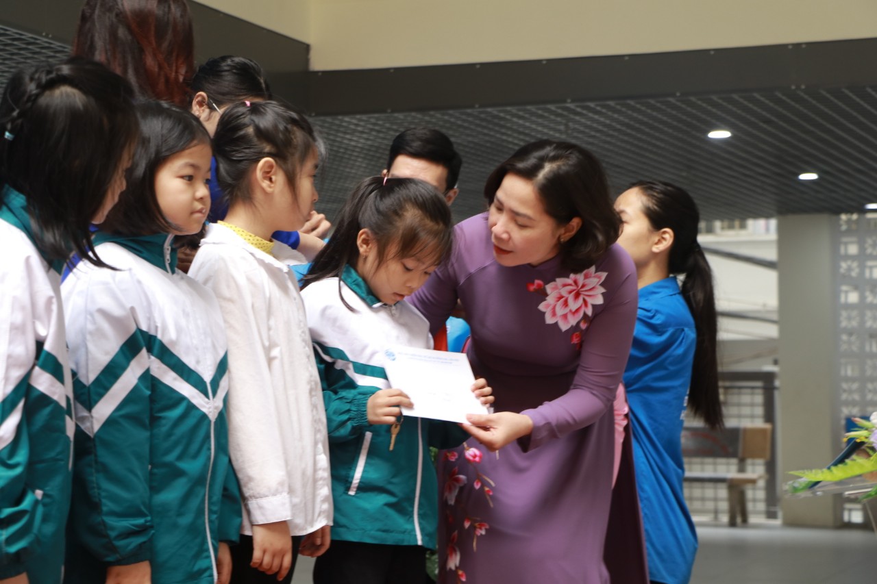 Hội LHPN quận Đống Đa: Phát động Cuộc thi Đoạn đường, tuyến phố, sân chơi bích họa, nở hoa năm 2023 - ảnh 11