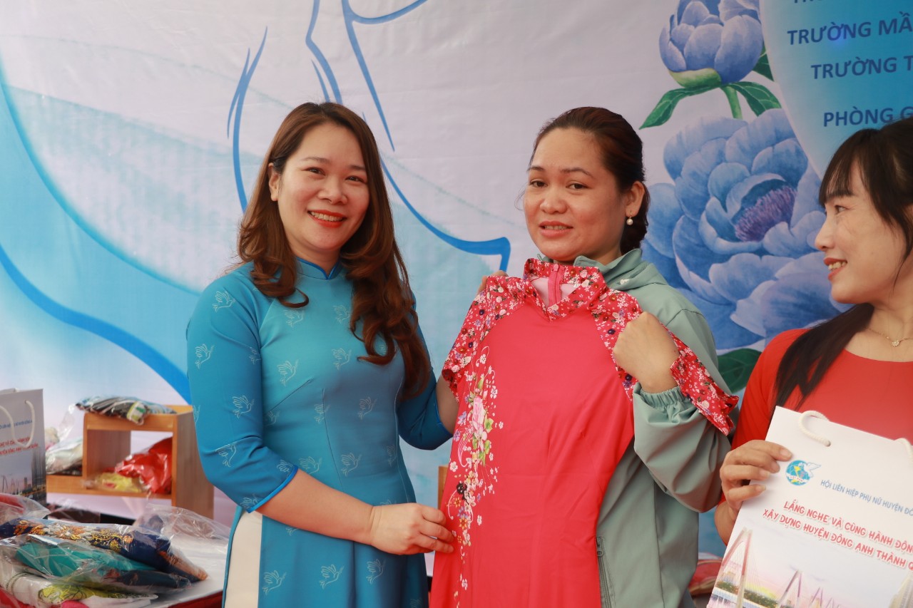 “Tuần lễ áo dài” ý nghĩa của các cấp Hội LHPN huyện Đông Anh - ảnh 3