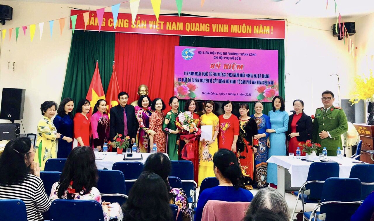 Hội LHPN phường Thành Công, quận Ba Đình: Ra mắt tổ tuyên truyền xây dựng mô hình “Tổ dân phố văn hóa kiểu mẫu