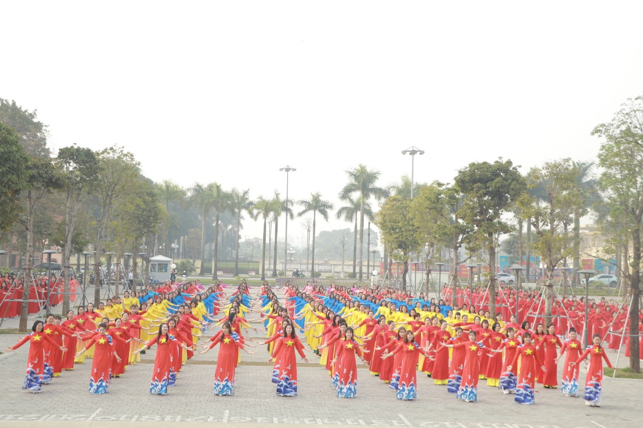 “Tuần lễ áo dài” ý nghĩa của các cấp Hội LHPN huyện Đông Anh - ảnh 6