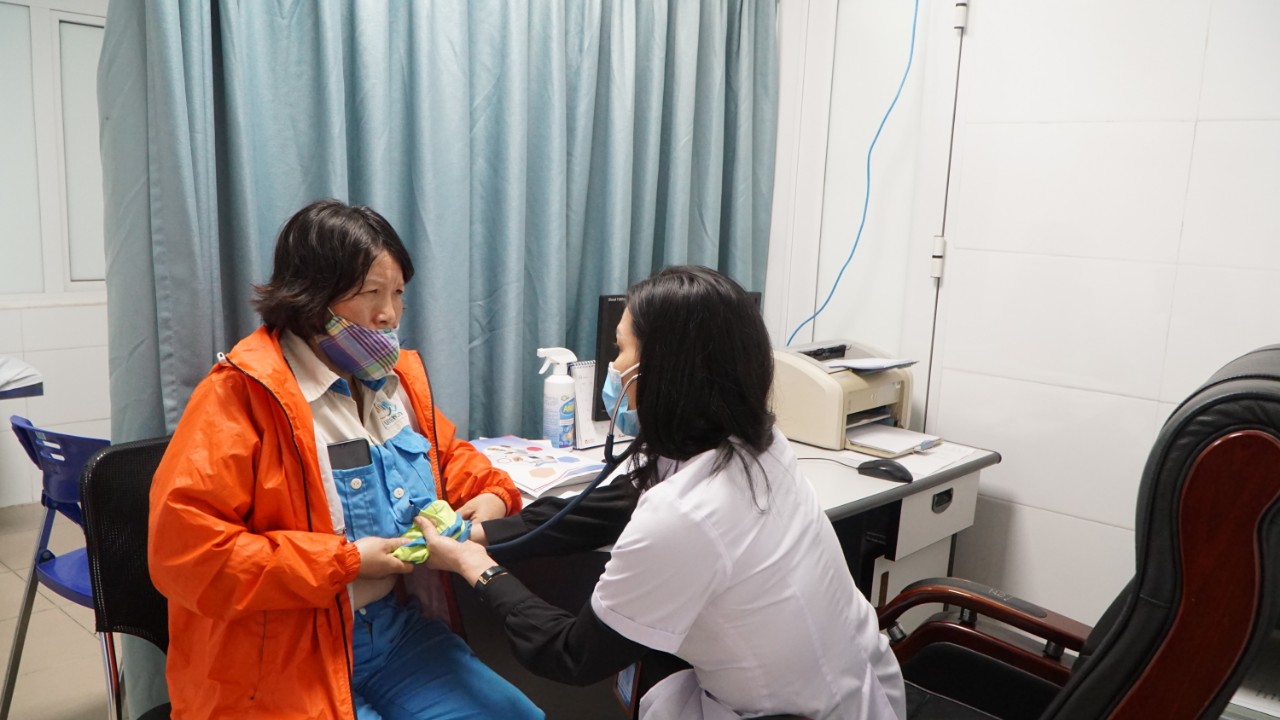 Hơn 80 nữ cán bộ, công nhân công ty môi trường đô thị được thăm khám sức khỏe miễn phí - ảnh 5
