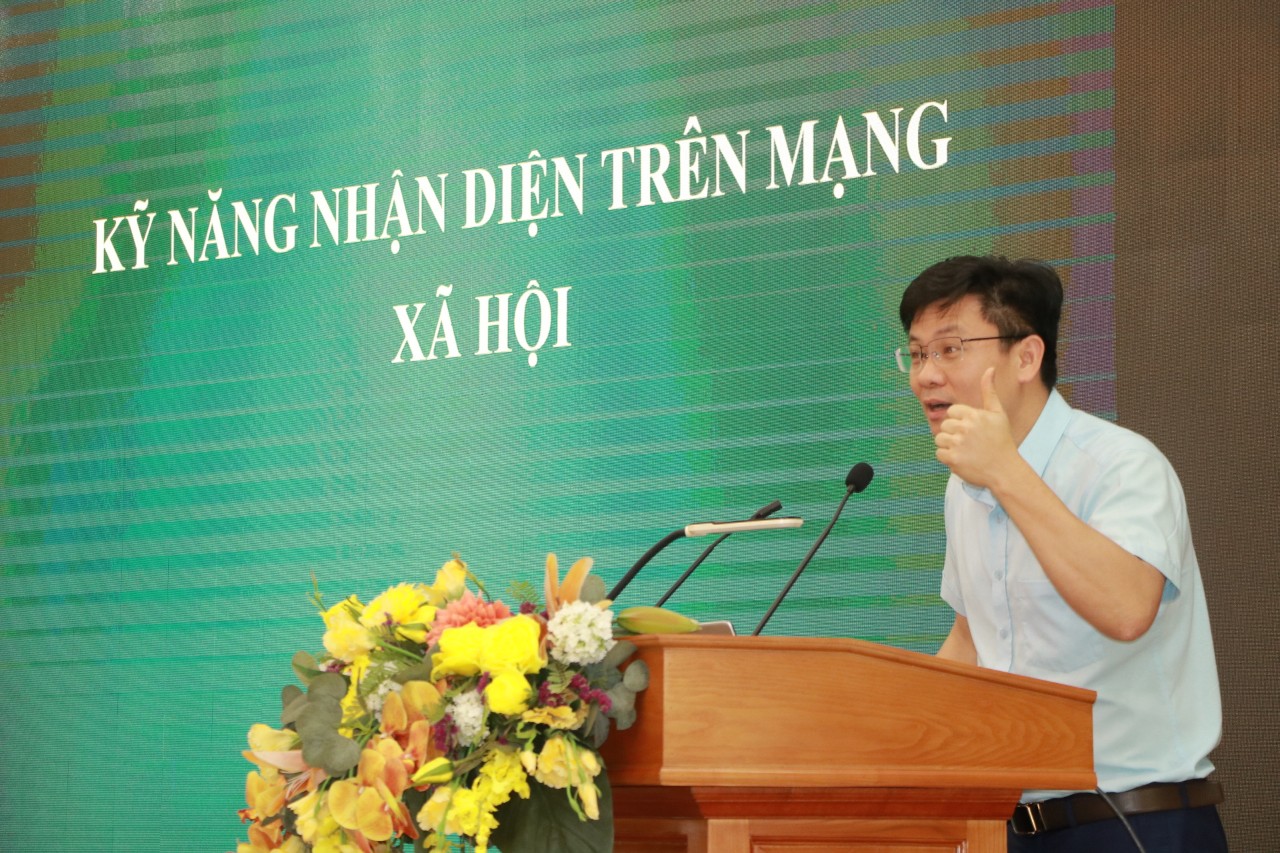 Quận Hoàn Kiếm: Bồi dưỡng kỹ năng nhận diện các trang mạng xã hội cho cán bộ, hội viên phụ nữ - ảnh 2