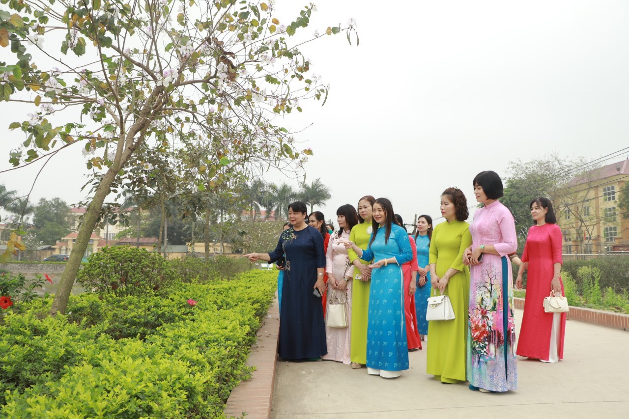 Cam kết thi đua triển khai các công trình phần việc vì phụ nữ, trẻ em - ảnh 4