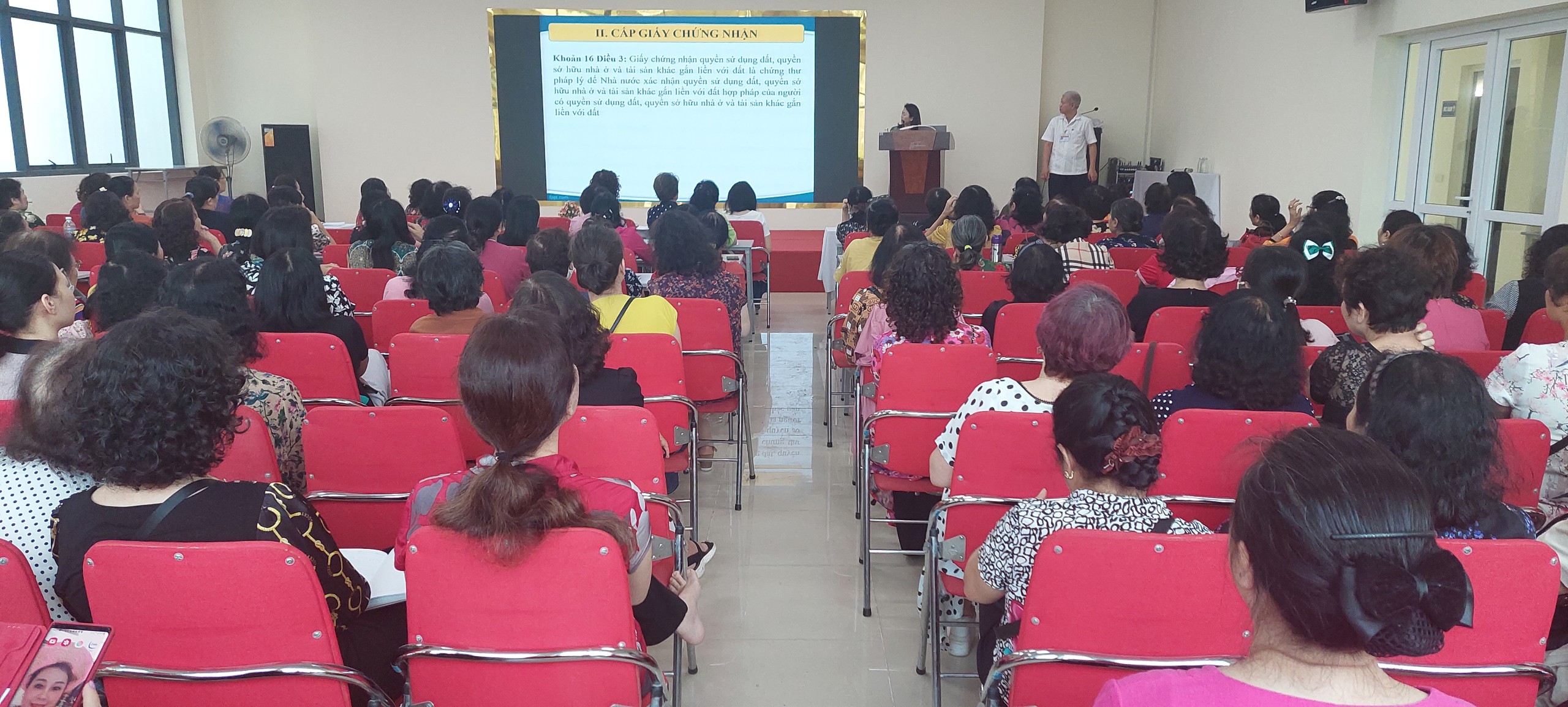 Hội LHPN quận Ba Đình:Trang bị kiến thức về quyền và lợi ích trong sử dụng đất - ảnh 2
