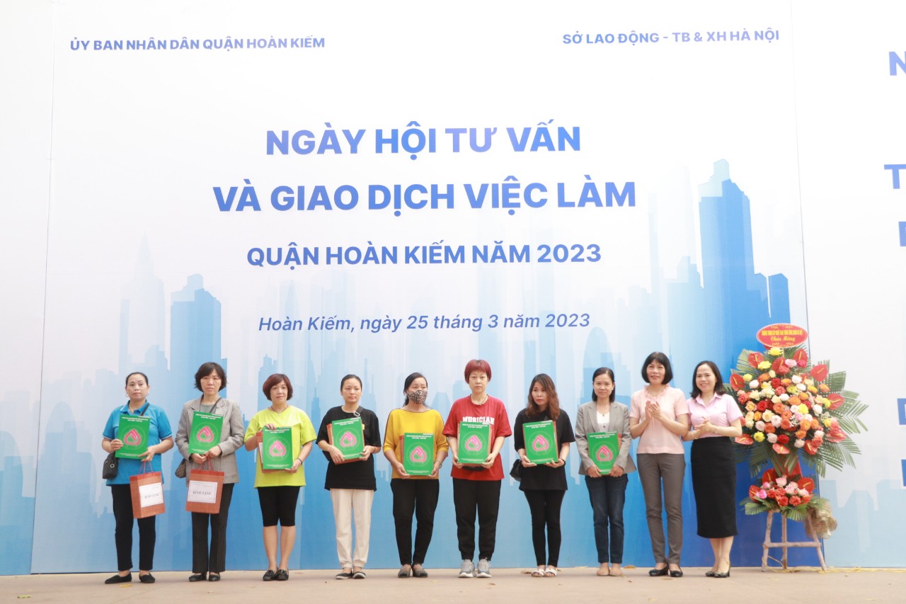 Hơn 2.100 cơ hội tuyển dụng, tuyển sinh - ảnh 5