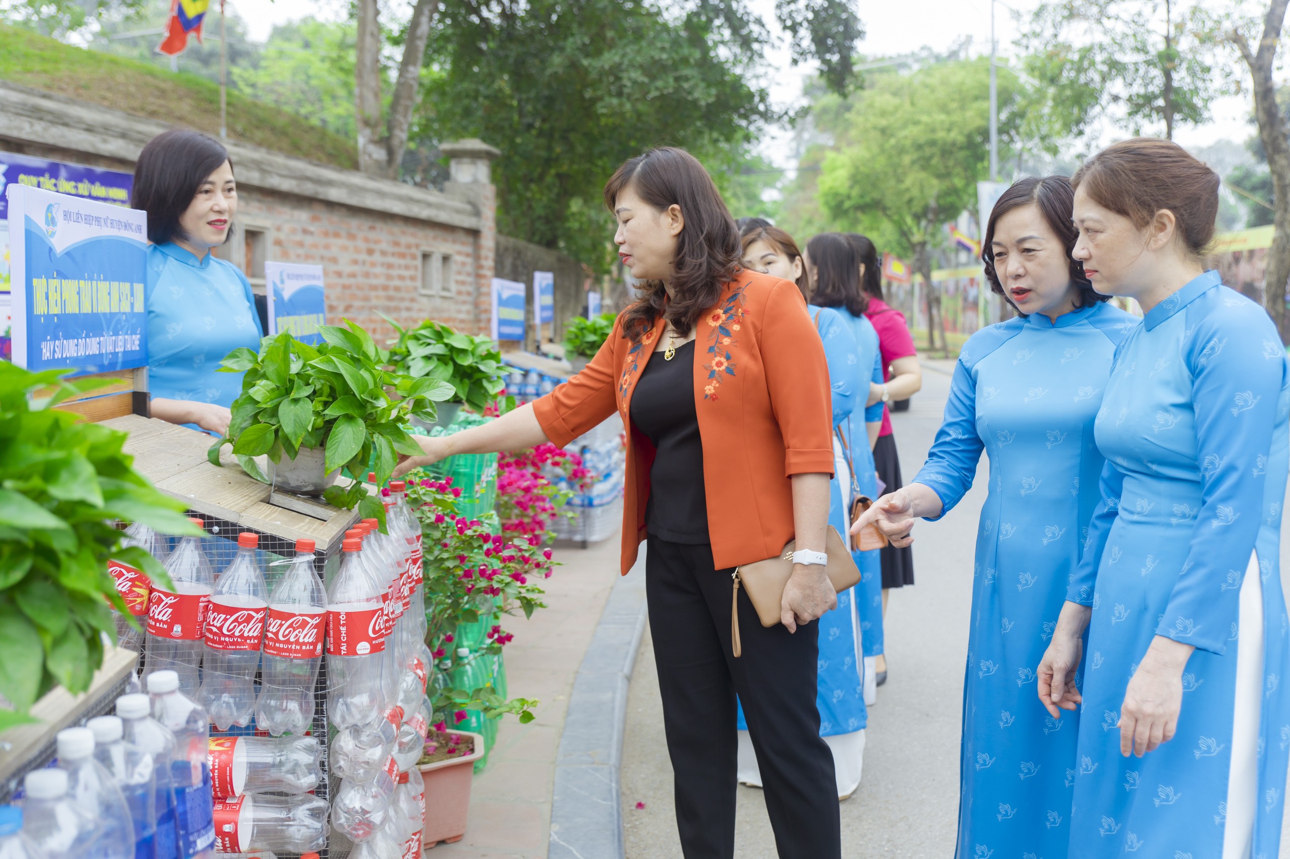 Hội LHPN huyện Đông Anh: Ra mắt mô hình điểm “Di tích lịch sử kiểu mẫu” tại Cổ Loa - ảnh 4