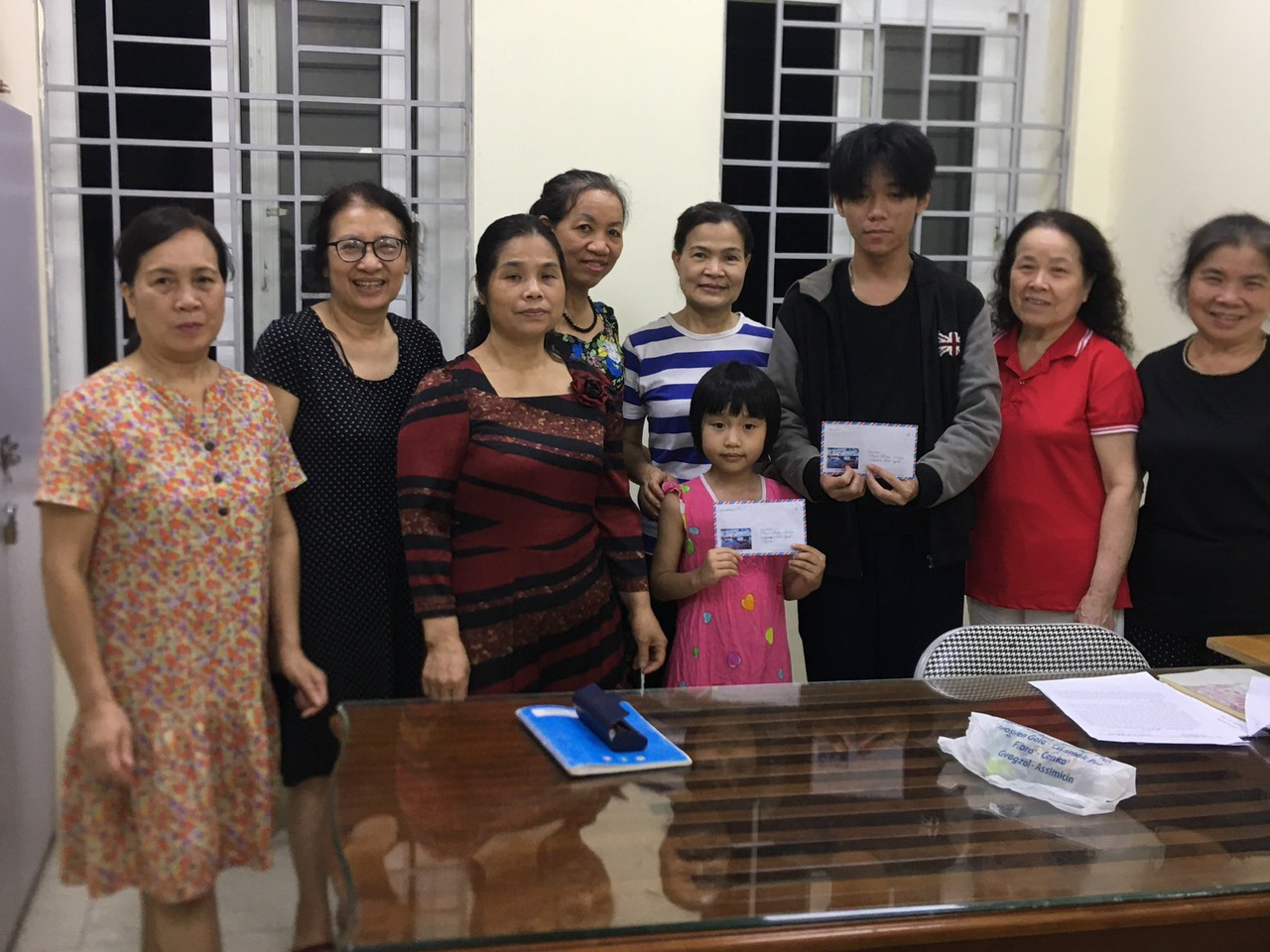 Hội LHPN phường Ngọc Khánh, quận Ba Đình: Trao yêu thương cho 10 trẻ mồ côi - ảnh 4