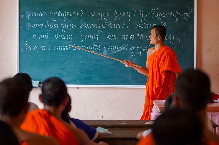 Đẩy mạnh dạy chữ cho học sinh dân tộc thiểu số - ảnh 1