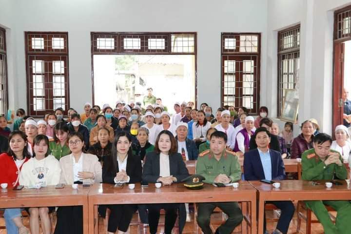 Hội LHPN huyện Chương Mỹ: Tuyên truyền pháp luật tới bà con dân tộc Mường - ảnh 2