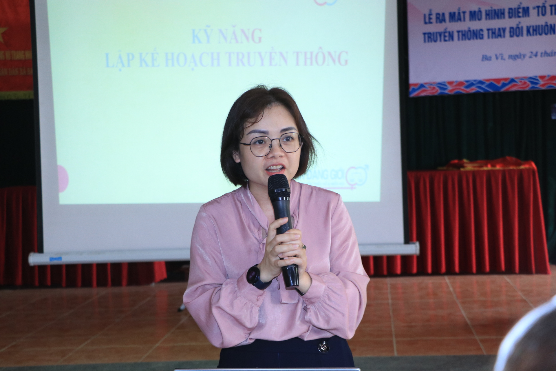 Hội LHPN Hà Nội: Ra mắt mô hình điểm “Tổ truyền thông cộng đồng” tại xã Ba Trại, huyện Ba Vì - ảnh 6