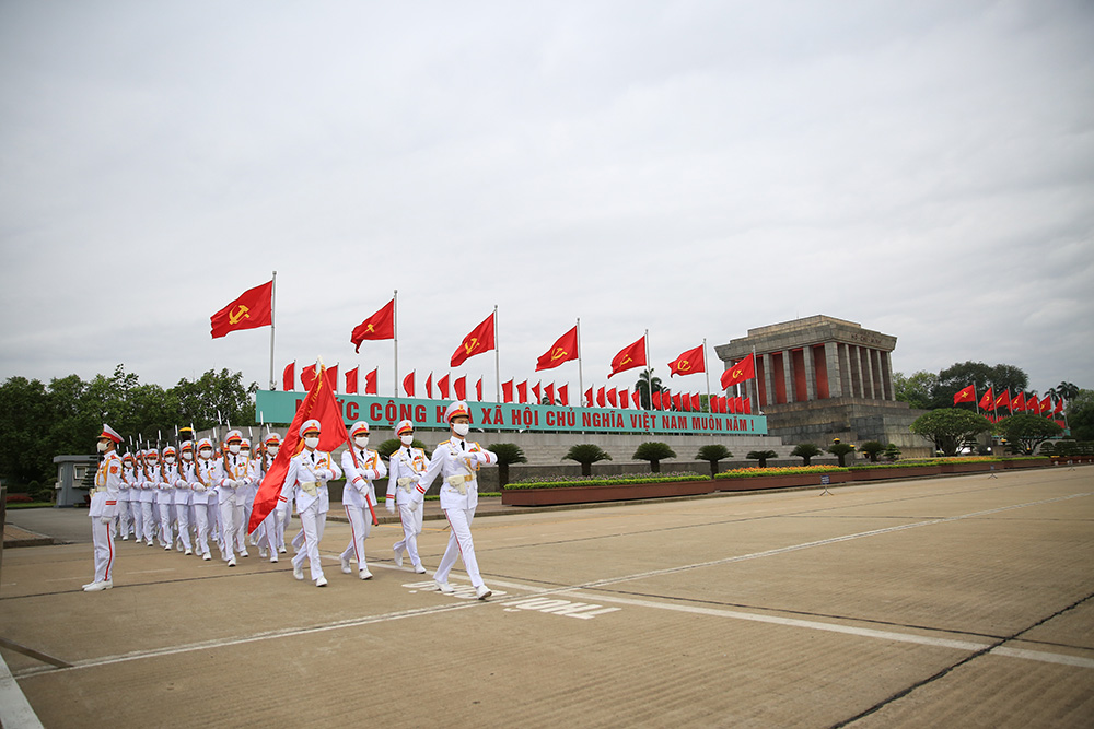 Hà Nội bình yên trong sáng 30-4 - ảnh 1