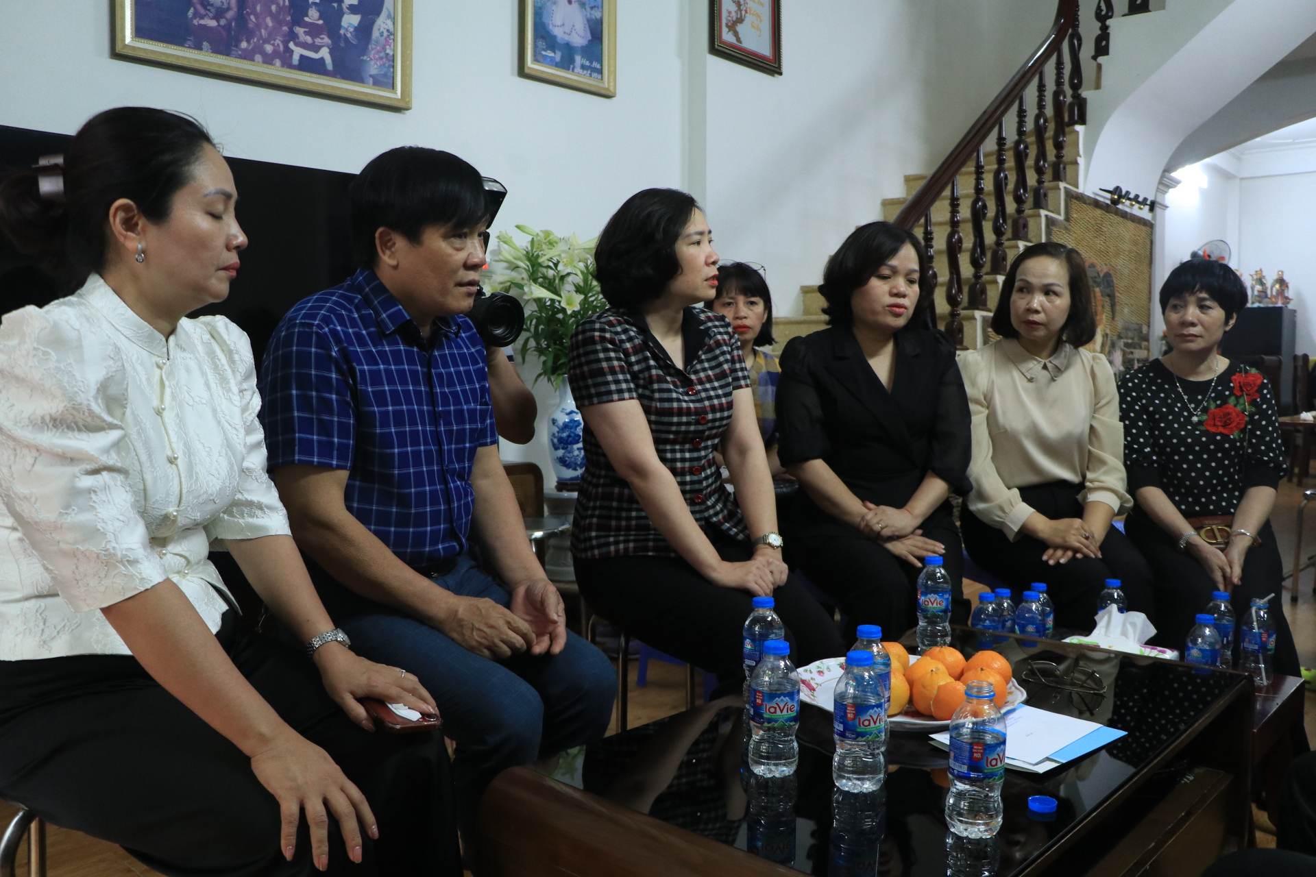 Hội LHPN Hà Nội: Thăm hỏi, chia buồn với gia đình các nạn nhân trong vụ cháy nhà ở quận Hà Đông - ảnh 1