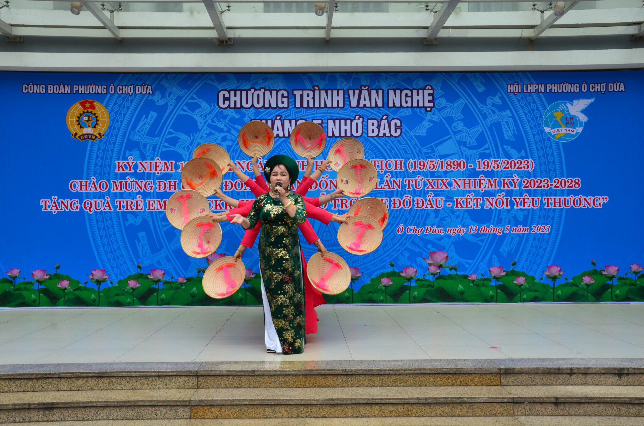 Hội LHPN phường Ô Chợ Dừa, quận Đống Đa: Phối hợp tổ chức liên hoan văn nghệ “Tháng 5 nhớ Bác” - ảnh 6
