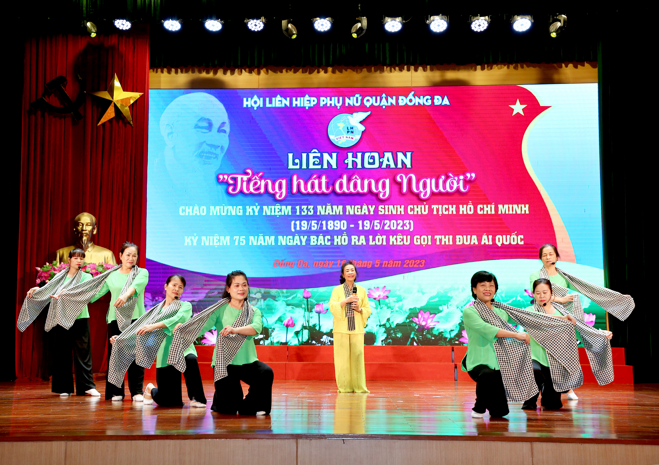 Hội LHPN quận Đống Đa: Tổ chức “Liên hoan “Tiếng hát dâng Người” - ảnh 8