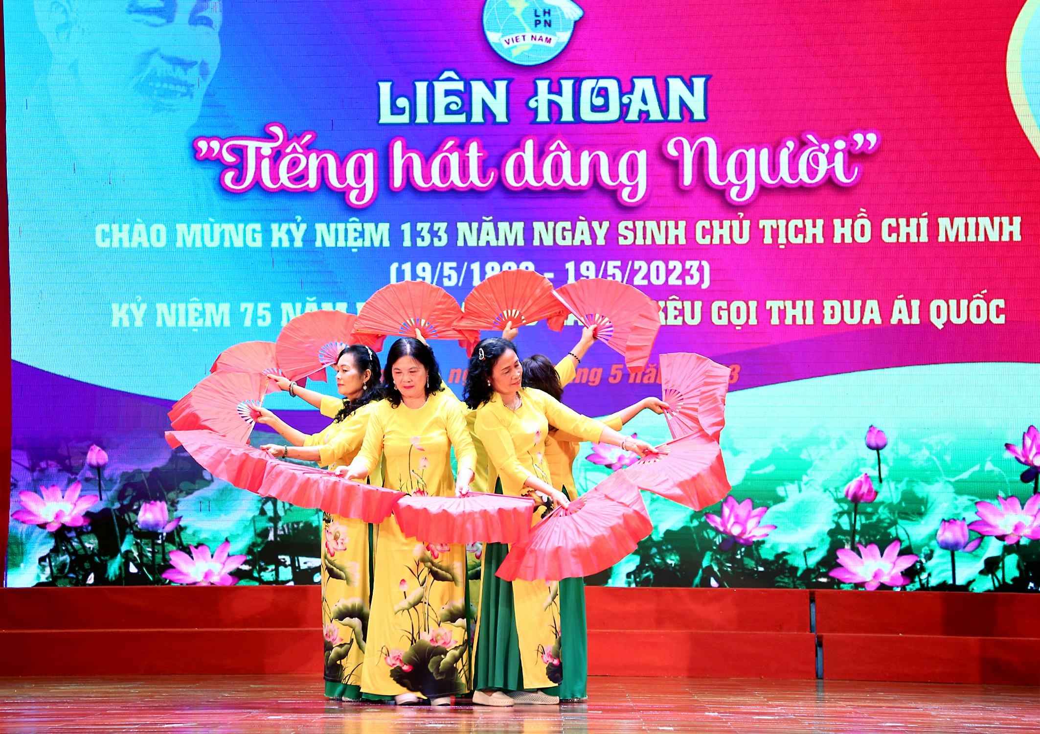 Hội LHPN quận Đống Đa: Tổ chức “Liên hoan “Tiếng hát dâng Người” - ảnh 9