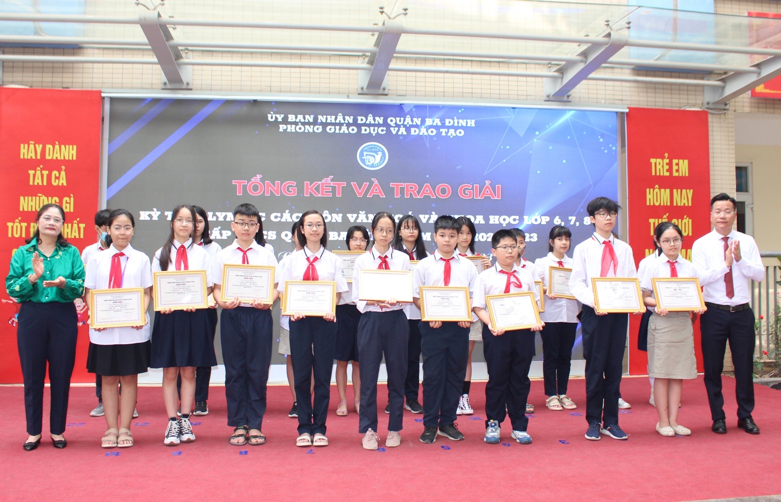 Phòng GD-ĐT quận Ba Đình: Trao giải cuộc thi Olympic cấp quận - ảnh 3