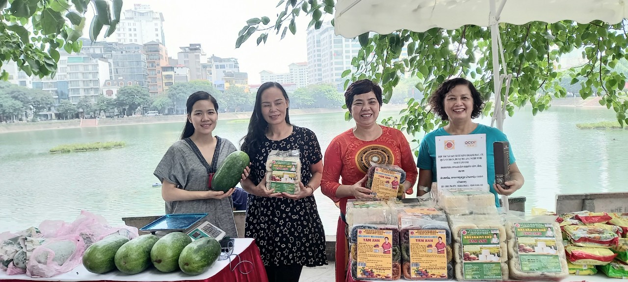 Trưng bày, giới thiệu sản phẩm OCOP - ảnh 2