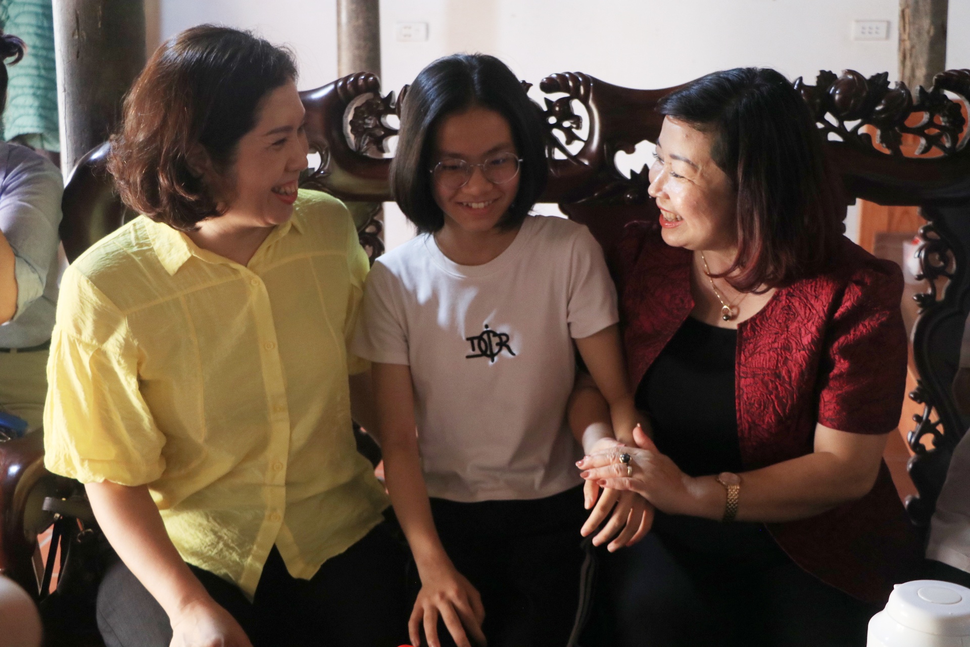 Chi bộ Báo Phụ nữ Thủ đô: Tiếp tục thực hiện mô hình “Dân vận khéo” đỡ đầu trẻ mồ côi - ảnh 2