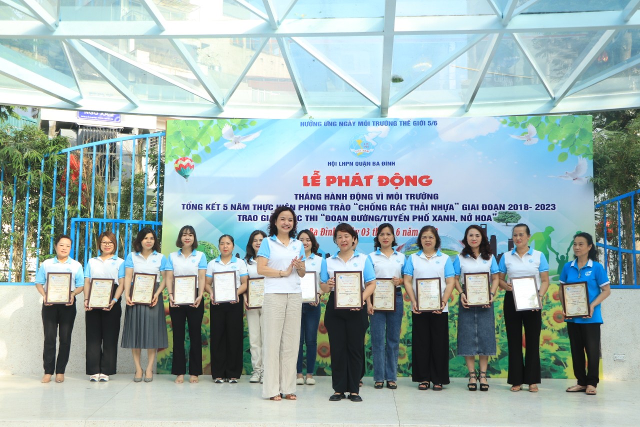 Hội LHPN quận Ba Đình: Hành động “bảo vệ môi trường”, “chống ô nhiễm nhựa” - ảnh 5