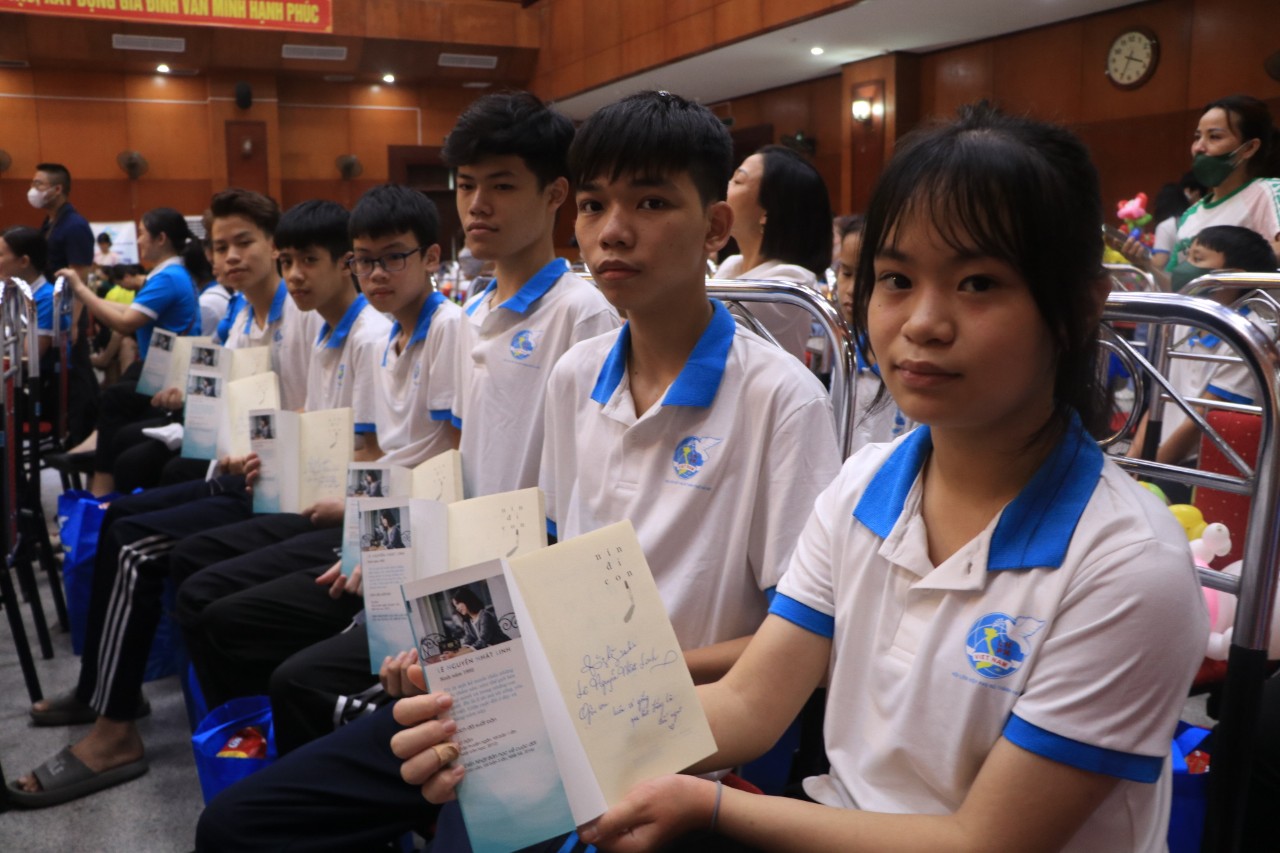 200 thông điệp yêu thương gửi tặng trẻ mồ côi - ảnh 5