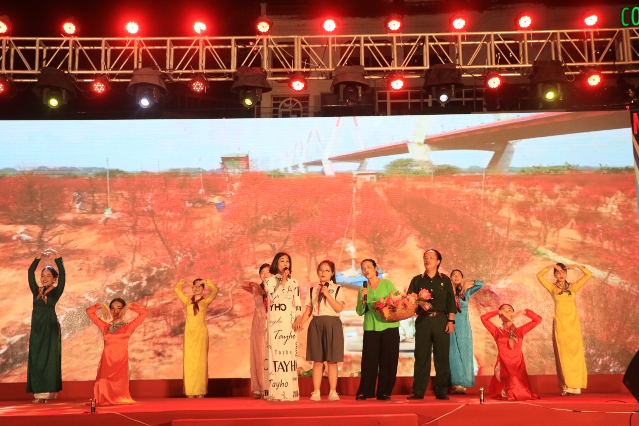 Hội LHPN Hà Nội: Tôn vinh đóng góp của phụ nữ trong xây dựng gia đình hạnh phúc, nông thôn mới, đô thị văn minh - ảnh 13