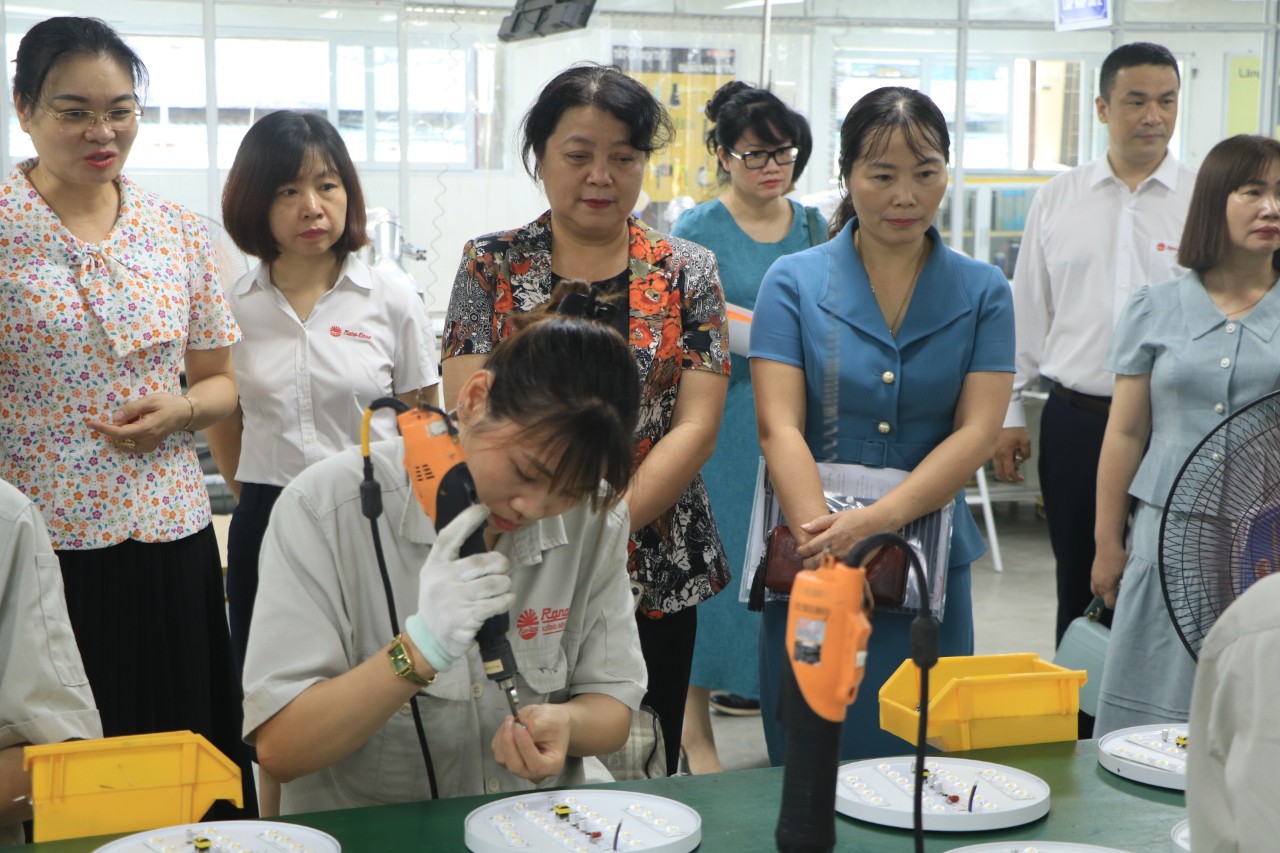 Giám sát việc thực hiện quy định pháp luật về bình đẳng giới tại quận Thanh Xuân.  - ảnh 1