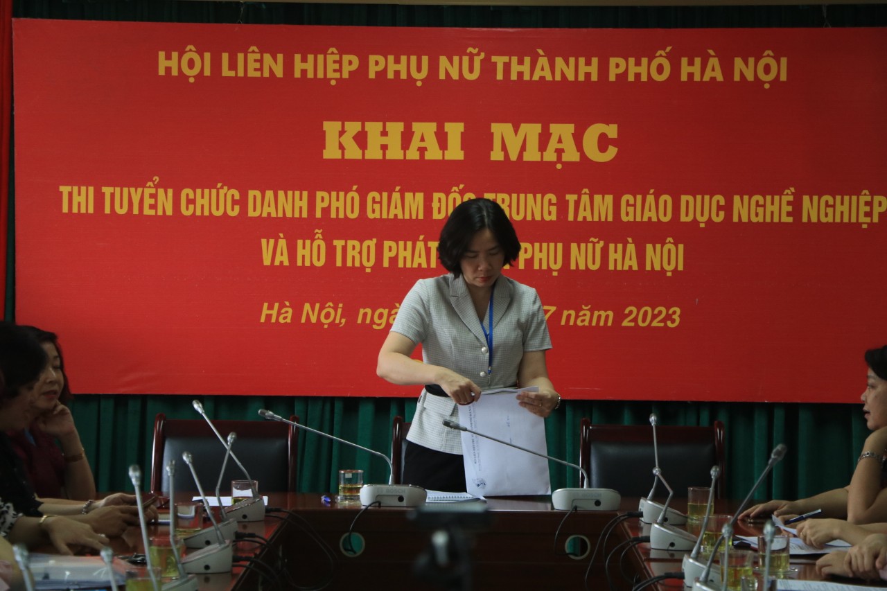 Lần đầu tiên tổ chức thi tuyển chức danh Phó Giám đốc Trung tâm Giáo dục nghề nghiệp và Hỗ trợ phát triển phụ nữ Hà Nội - ảnh 4