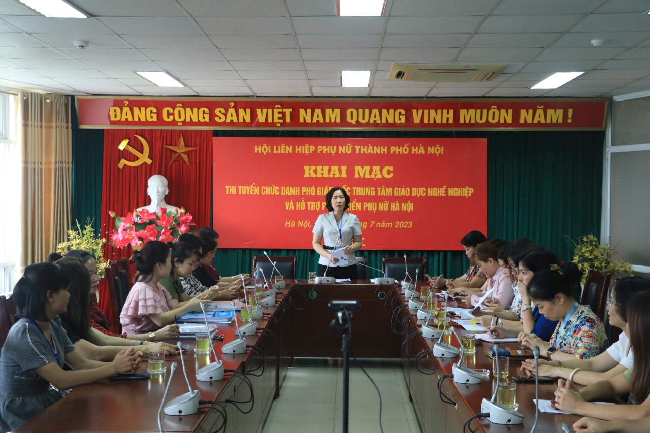 Lần đầu tiên tổ chức thi tuyển chức danh Phó Giám đốc Trung tâm Giáo dục nghề nghiệp và Hỗ trợ phát triển phụ nữ Hà Nội - ảnh 1