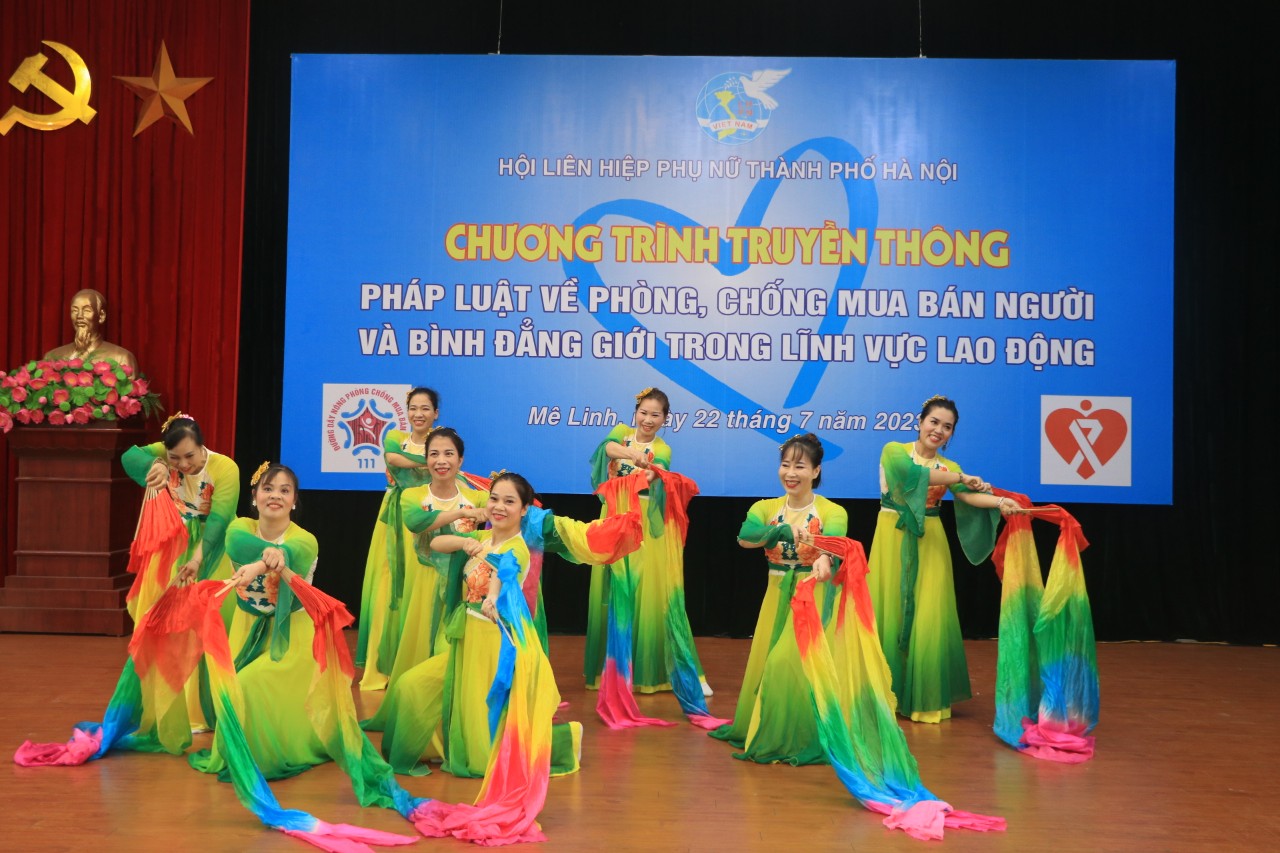 Truyền thông pháp luật về phòng, chống mua bán người và bình đẳng giới trong lĩnh vực lao động - ảnh 4