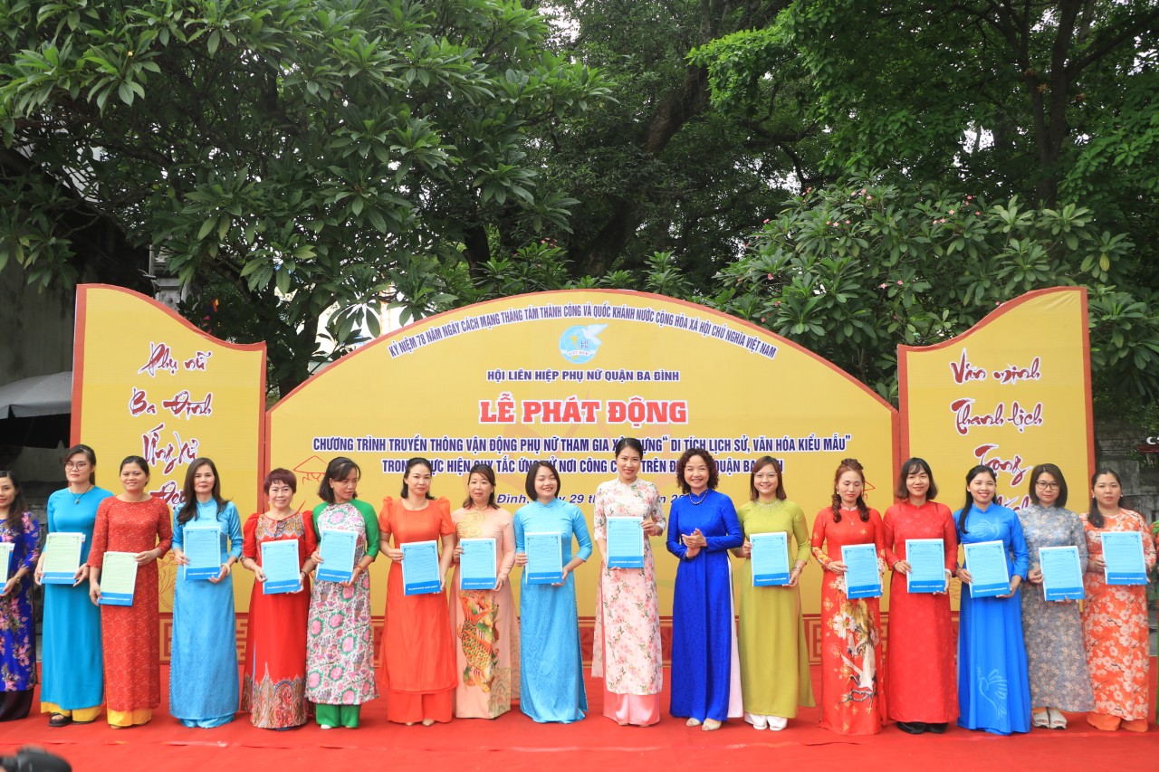 Hội LHPN quận Ba Đình: Phát động phụ nữ tham gia xây dựng di tích lịch sử văn hóa kiểu mẫu - ảnh 2