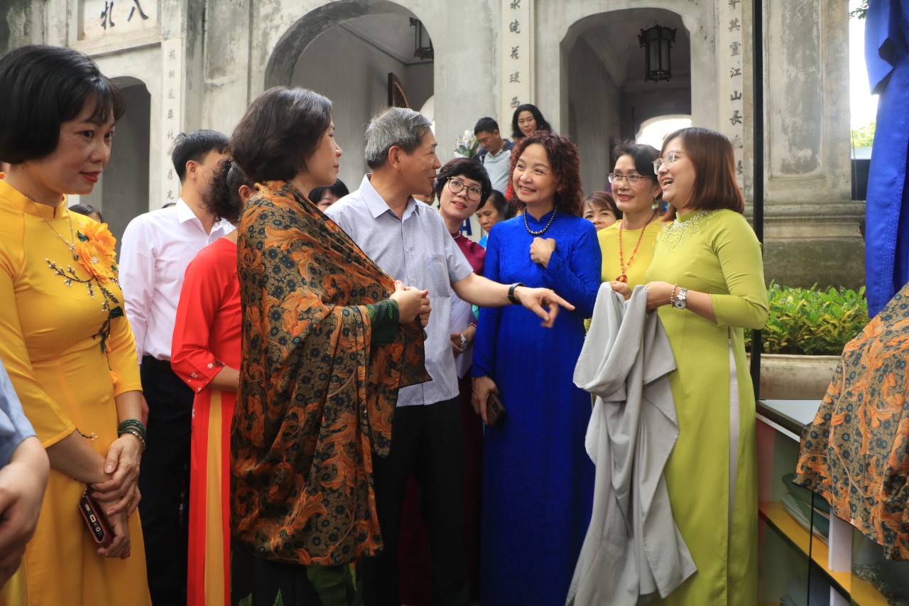 Hội LHPN quận Ba Đình: Phát động phụ nữ tham gia xây dựng di tích lịch sử văn hóa kiểu mẫu - ảnh 4